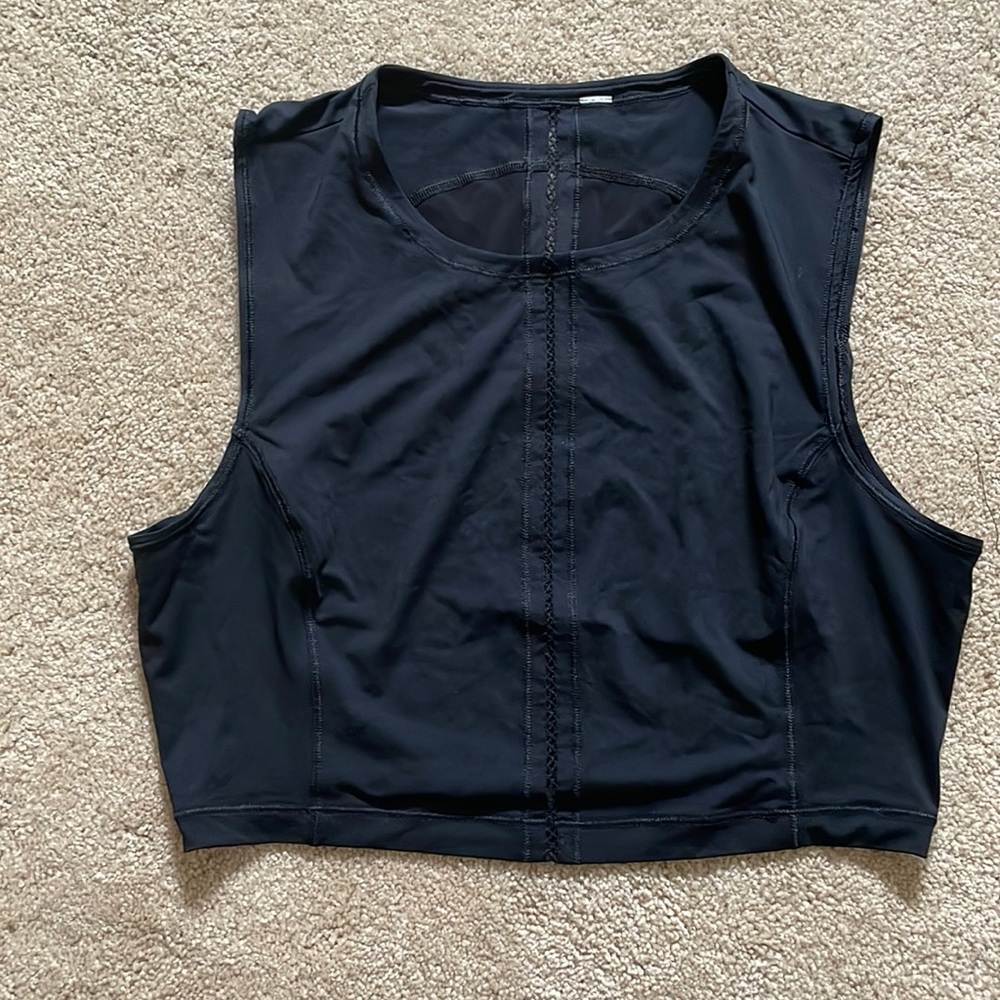 Lululemon black crop top
